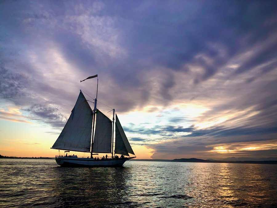 Sailing Through Seattle’s Splendor: The Evening Colors Sunset Sail Tour